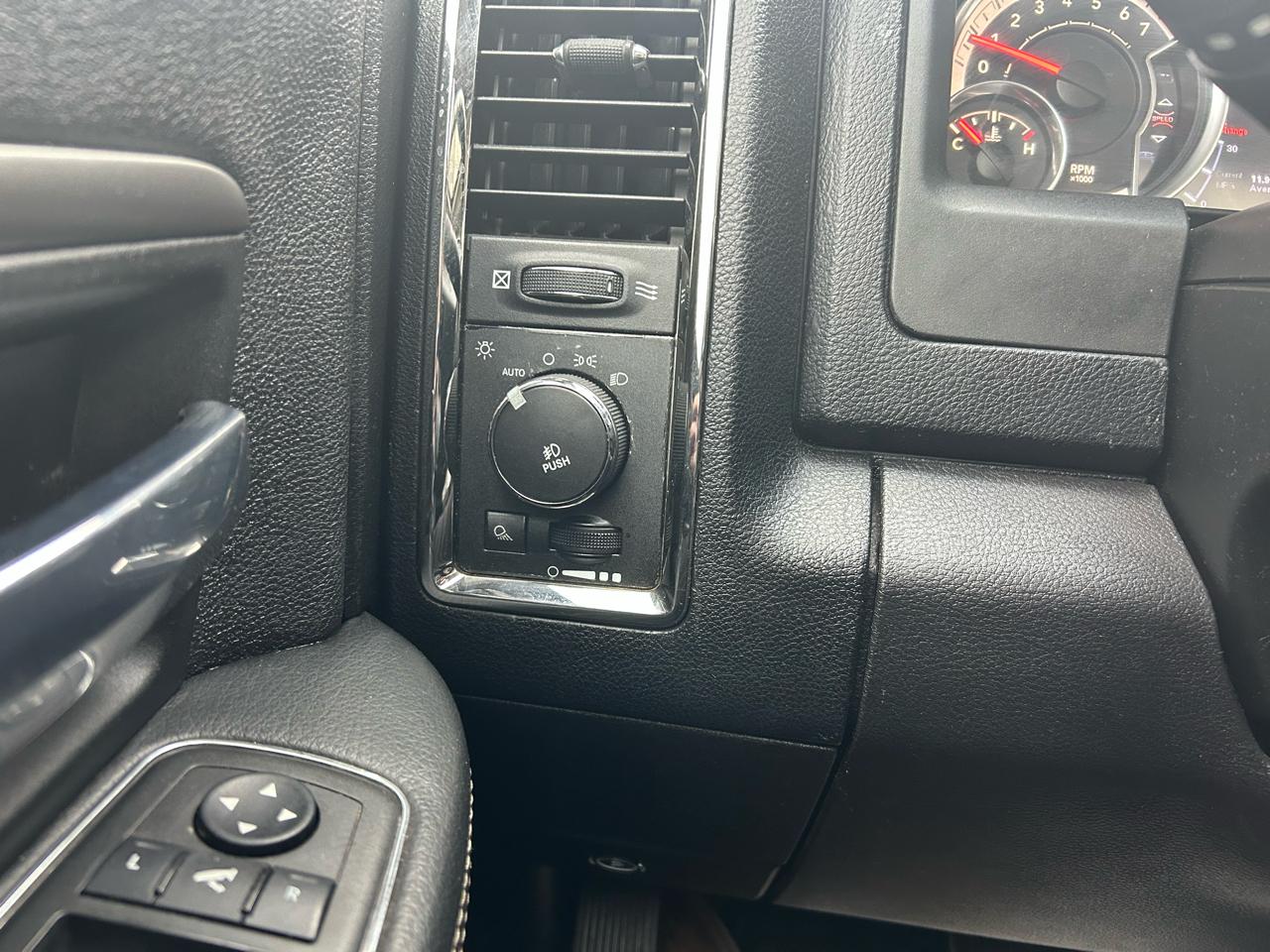 RAM 1500 Sport Quad Cab 4WD 2014