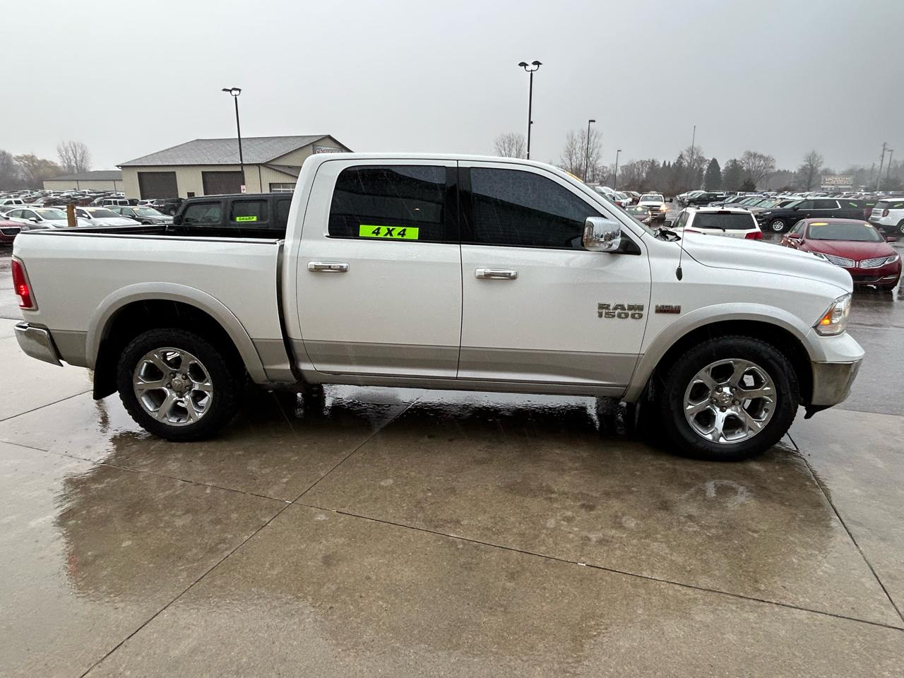 RAM 1500 Laramie Crew Cab SWB 4WD 2013