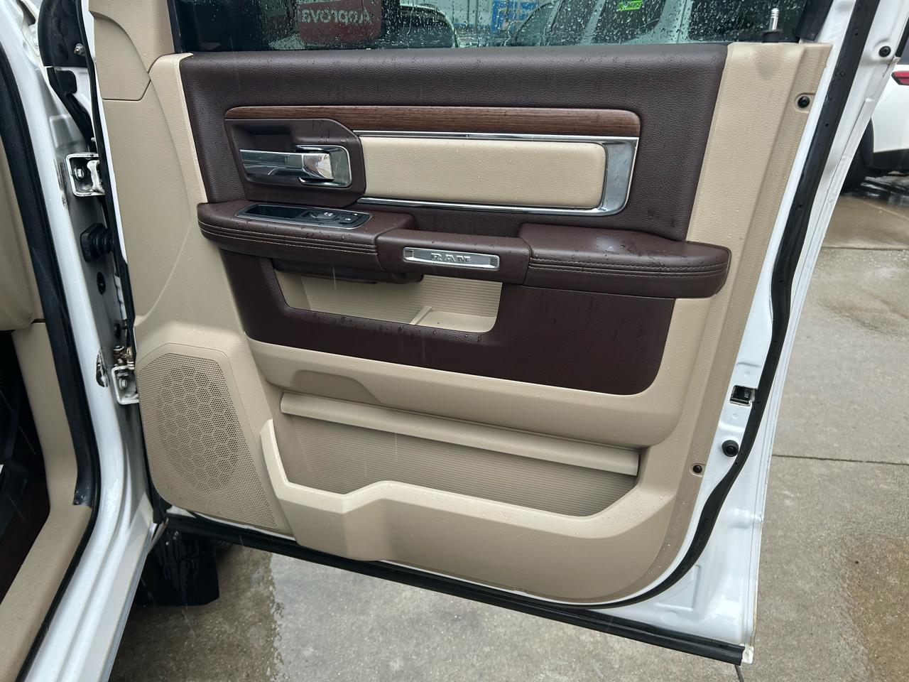 RAM 1500 Laramie Crew Cab SWB 4WD 2013