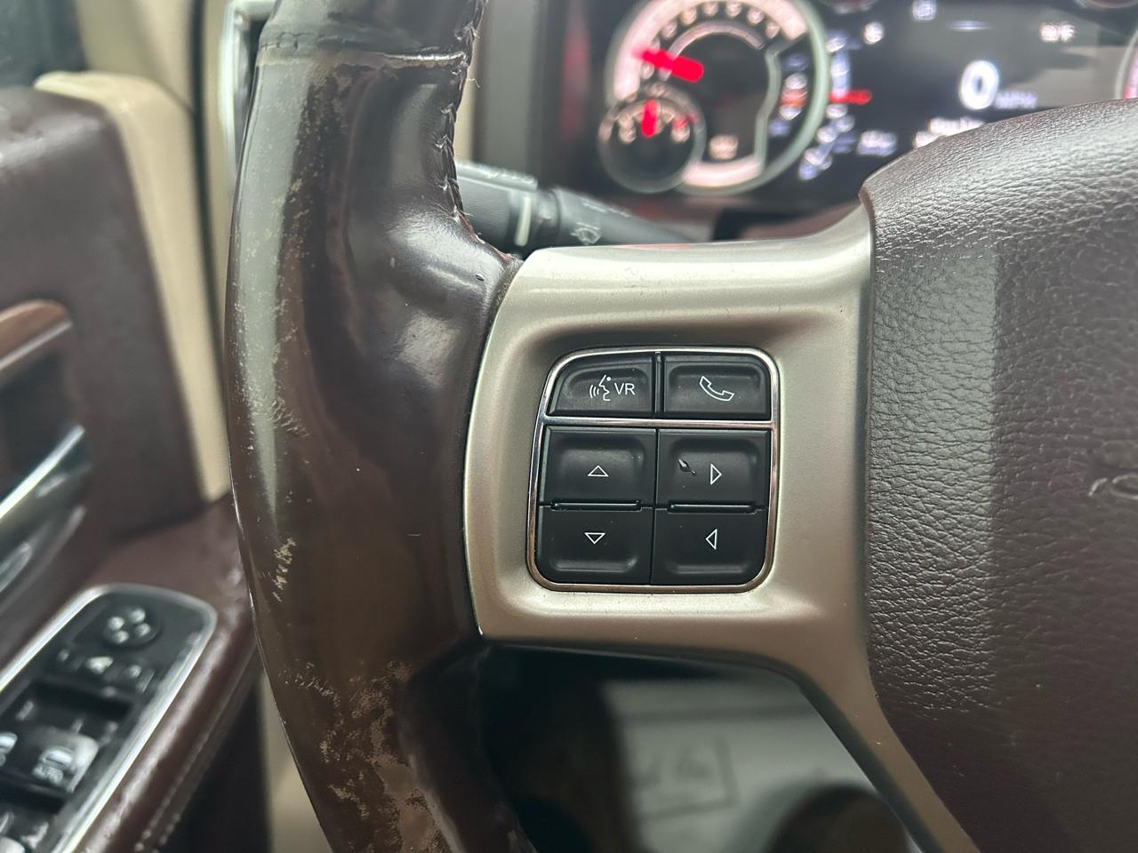 RAM 1500 Laramie Crew Cab SWB 4WD 2013