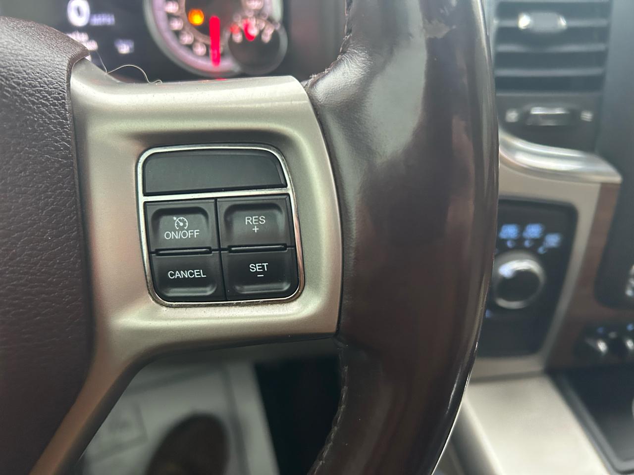 RAM 1500 Laramie Crew Cab SWB 4WD 2013