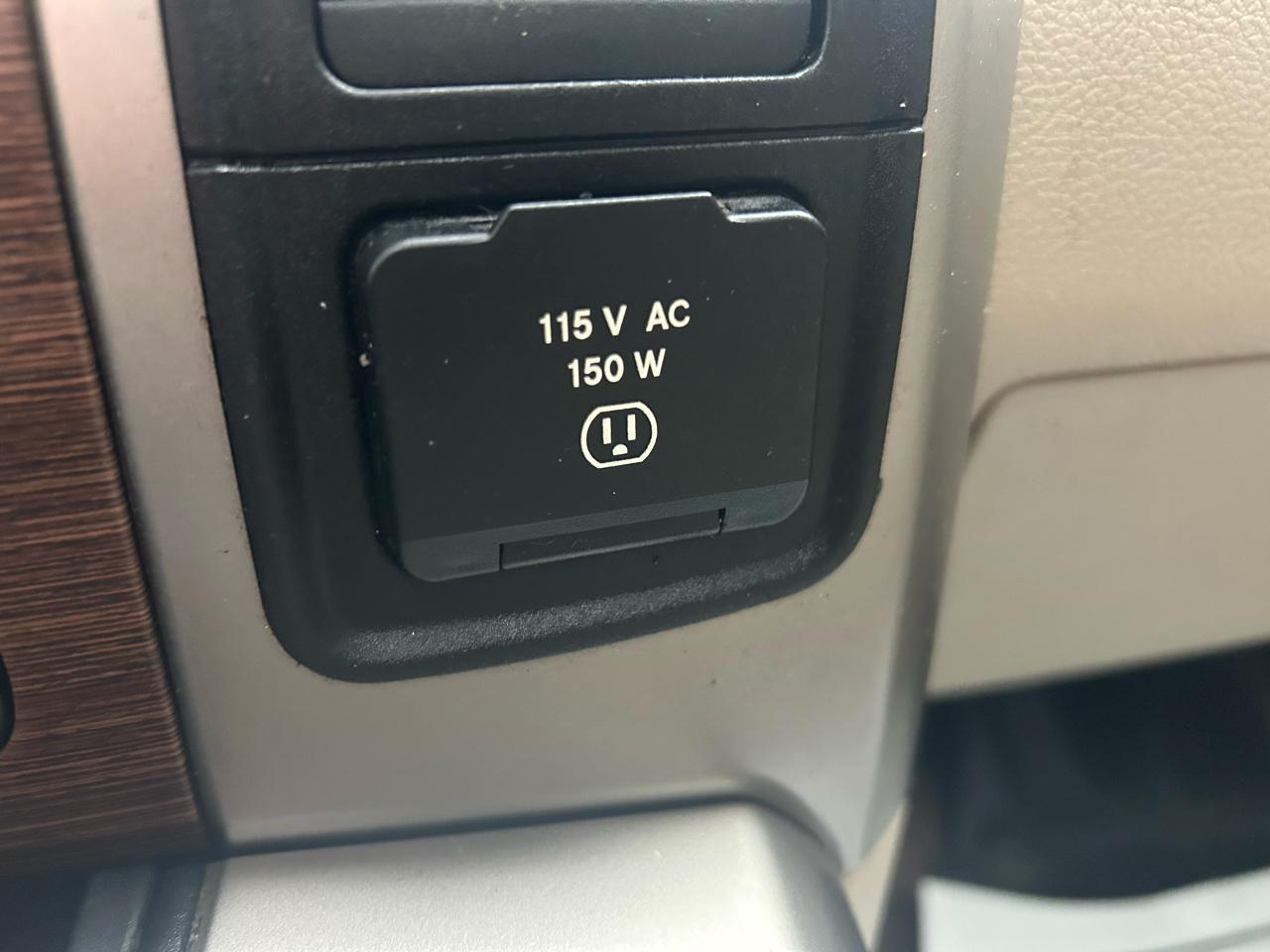 RAM 1500 Laramie Crew Cab SWB 4WD 2013