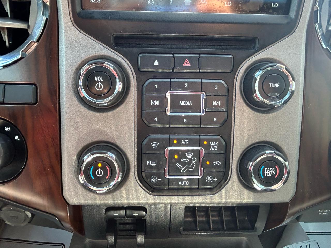Ford F-350 SD Lariat Crew Cab Short Bed 4WD 2014