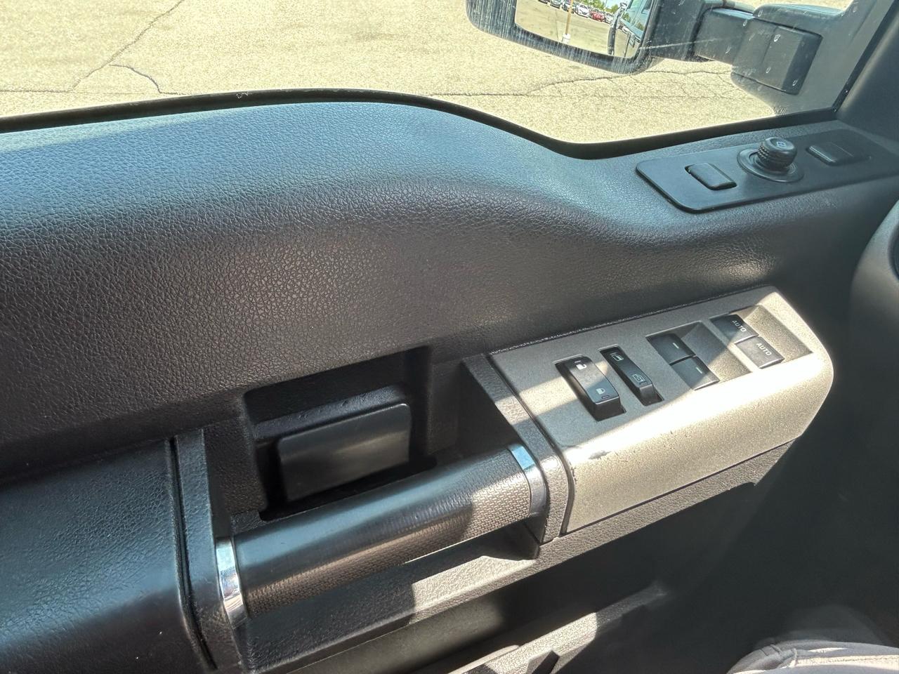 Ford F-350 SD Lariat Crew Cab Short Bed 4WD 2014
