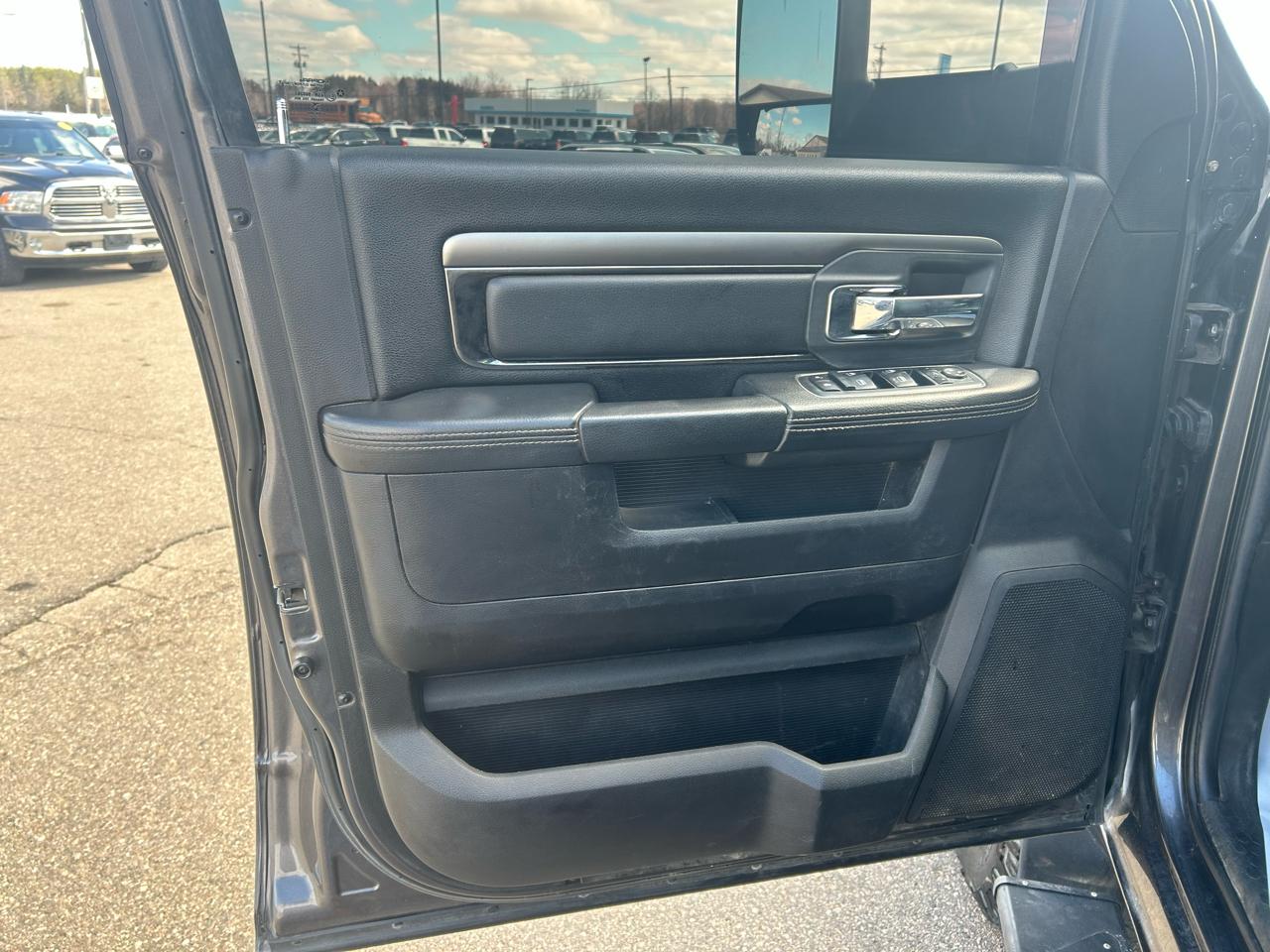 RAM 3500 Laramie Crew Cab LWB 4WD DRW 2018