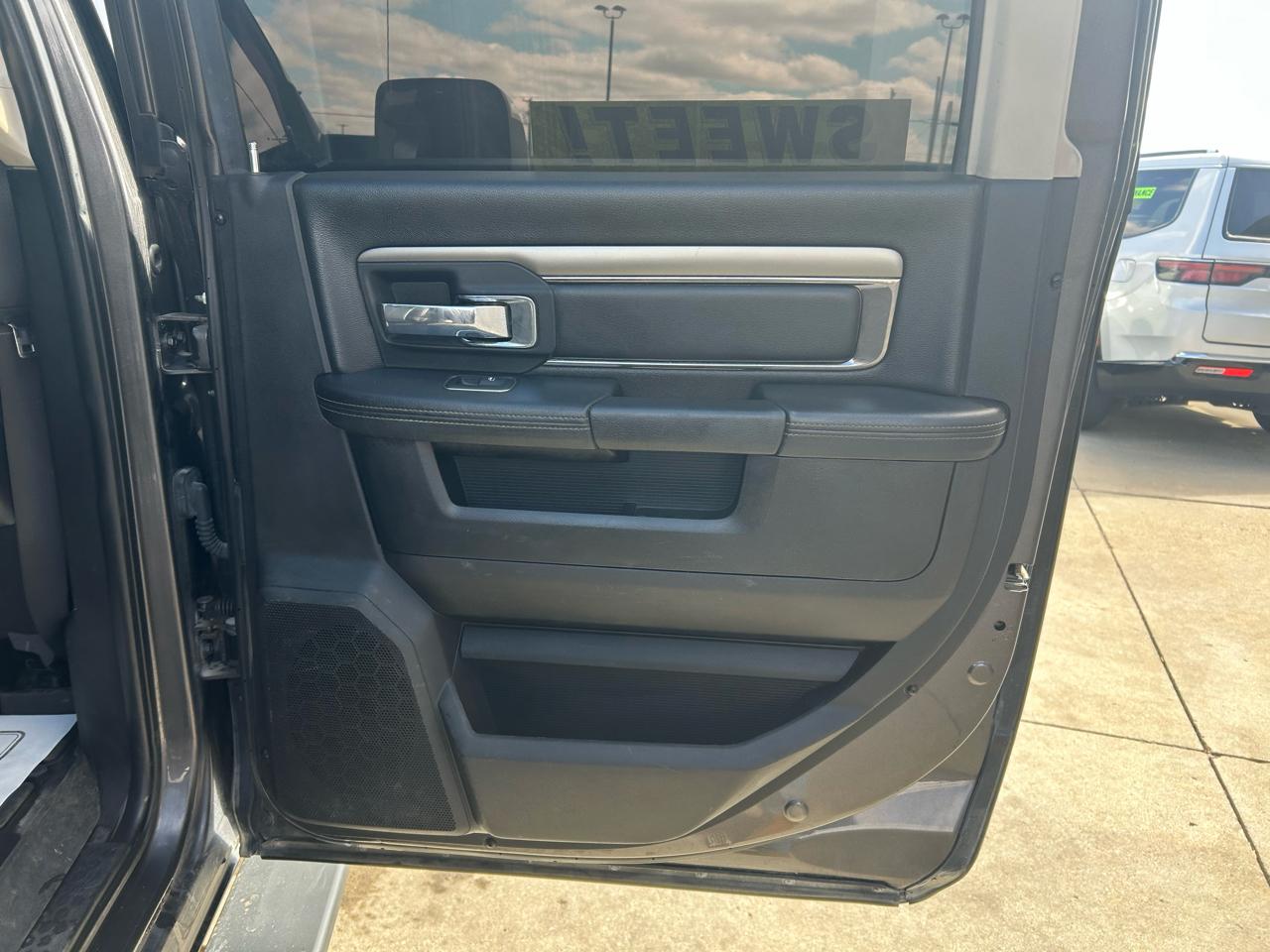 RAM 3500 Laramie Crew Cab LWB 4WD DRW 2018