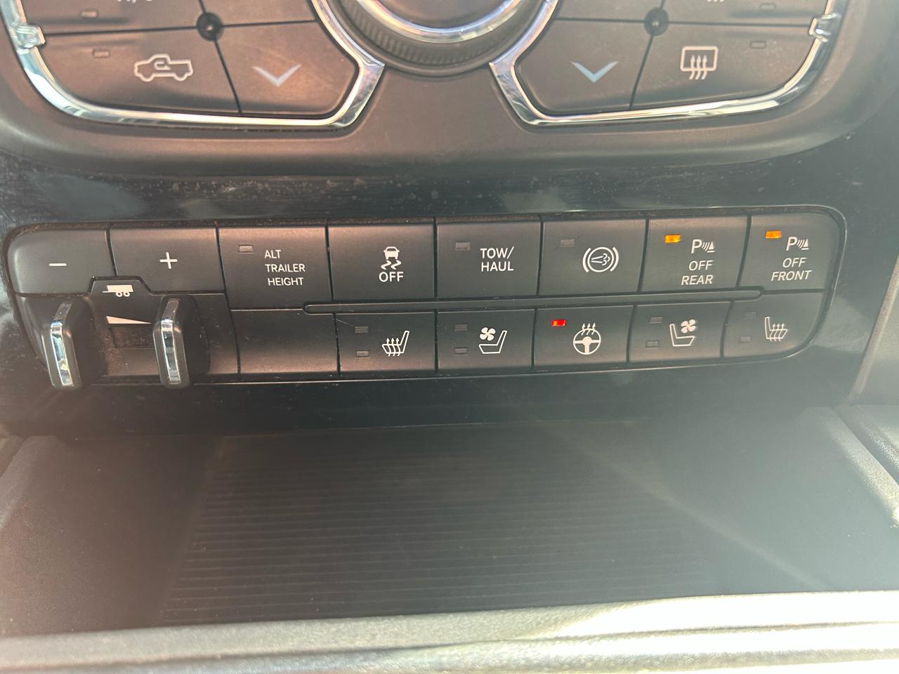 RAM 3500 Laramie Crew Cab LWB 4WD DRW 2018