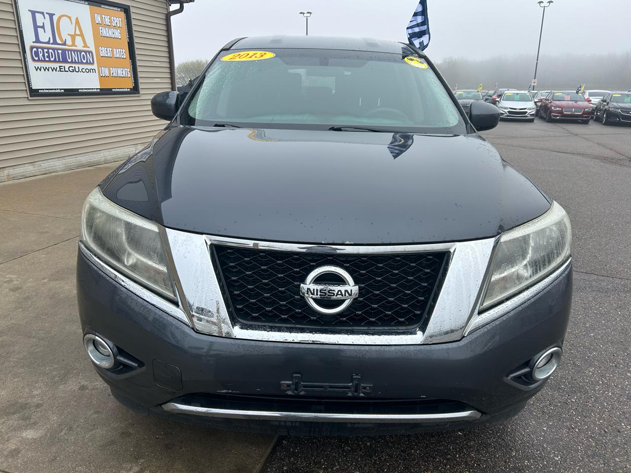 Nissan Pathfinder SV 4WD 2013