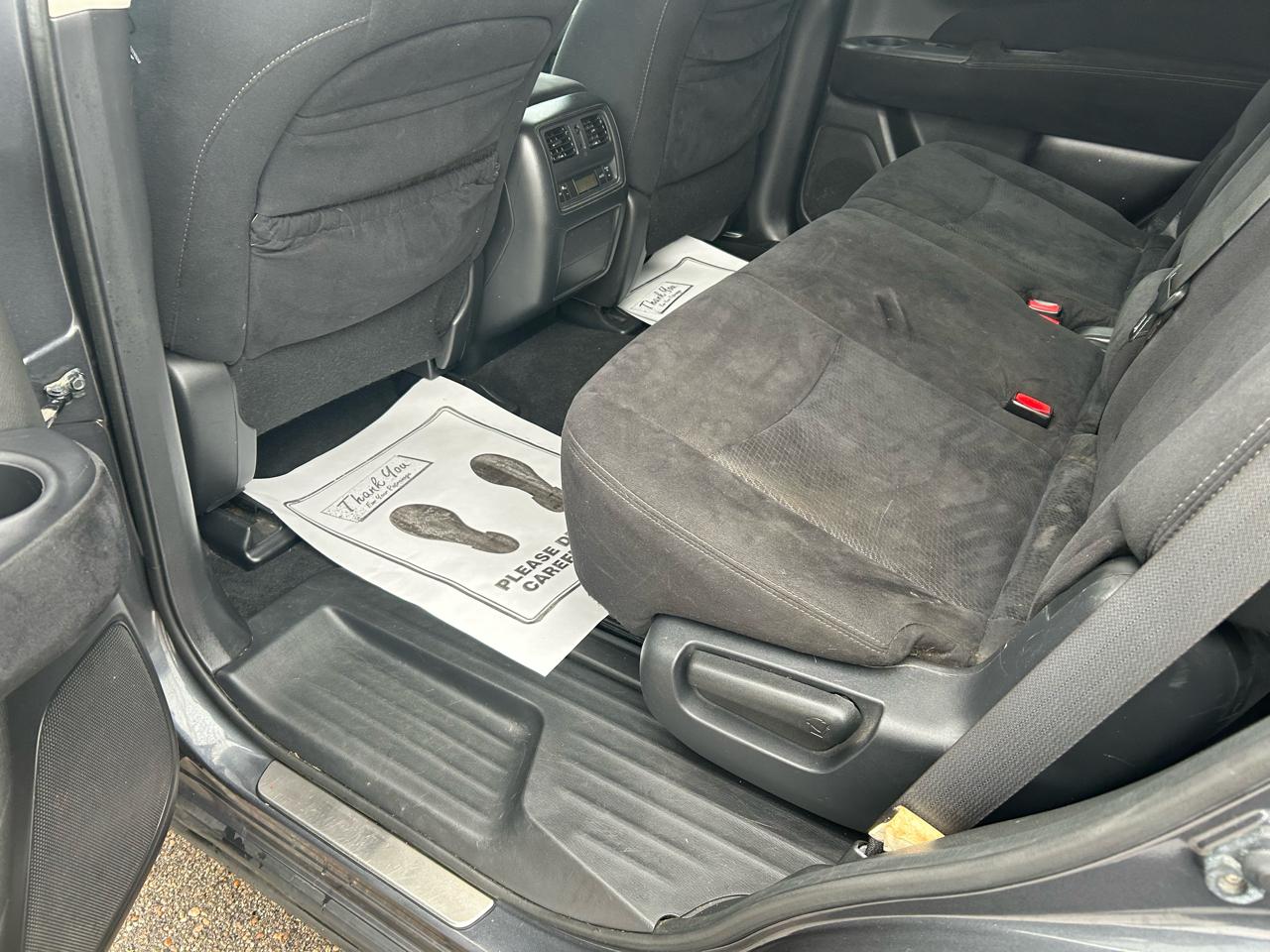 Nissan Pathfinder SV 4WD 2013