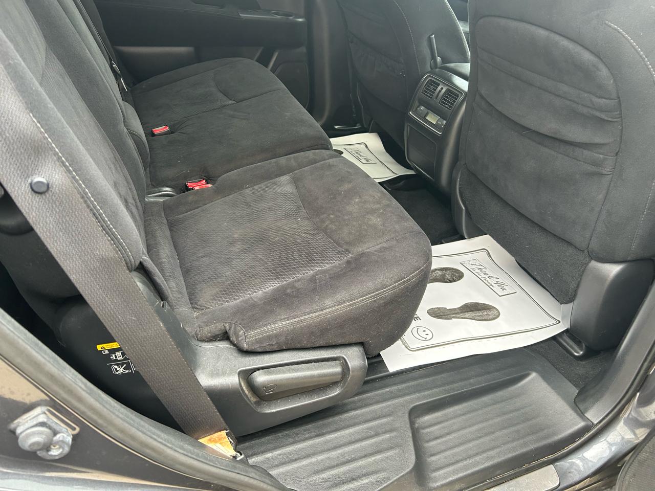 Nissan Pathfinder SV 4WD 2013