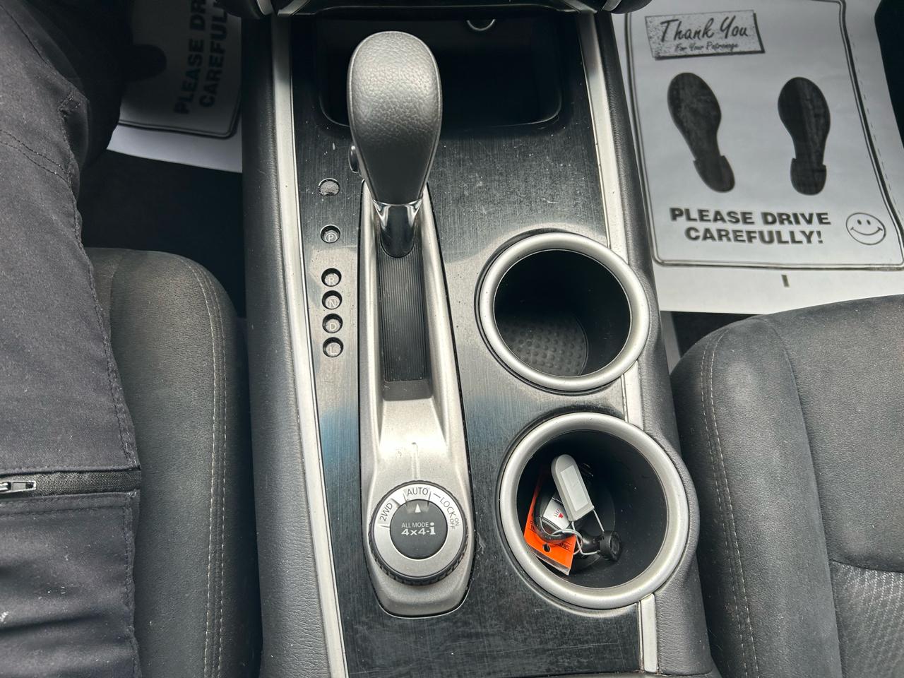 Nissan Pathfinder SV 4WD 2013