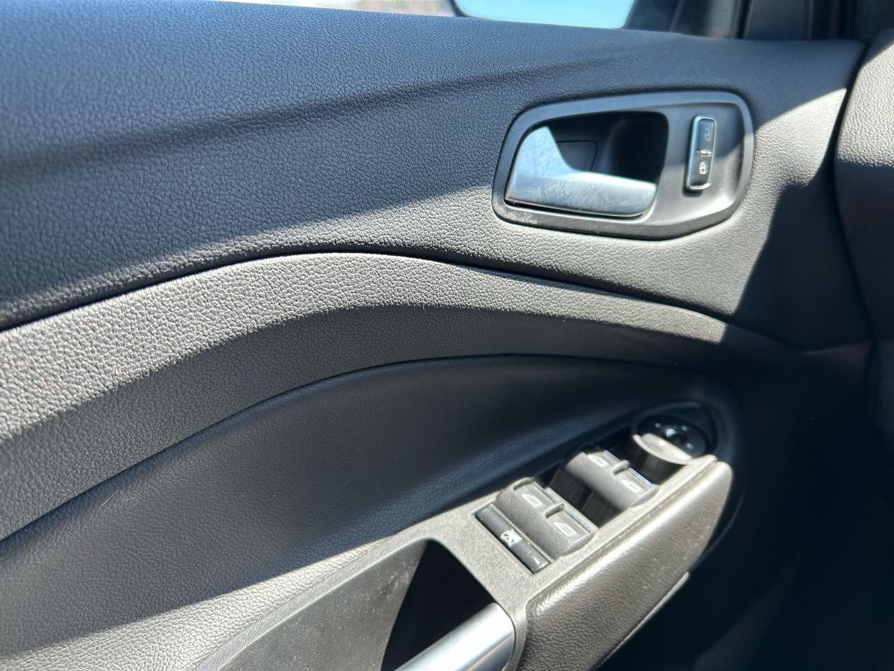 Ford Escape SE FWD 2016