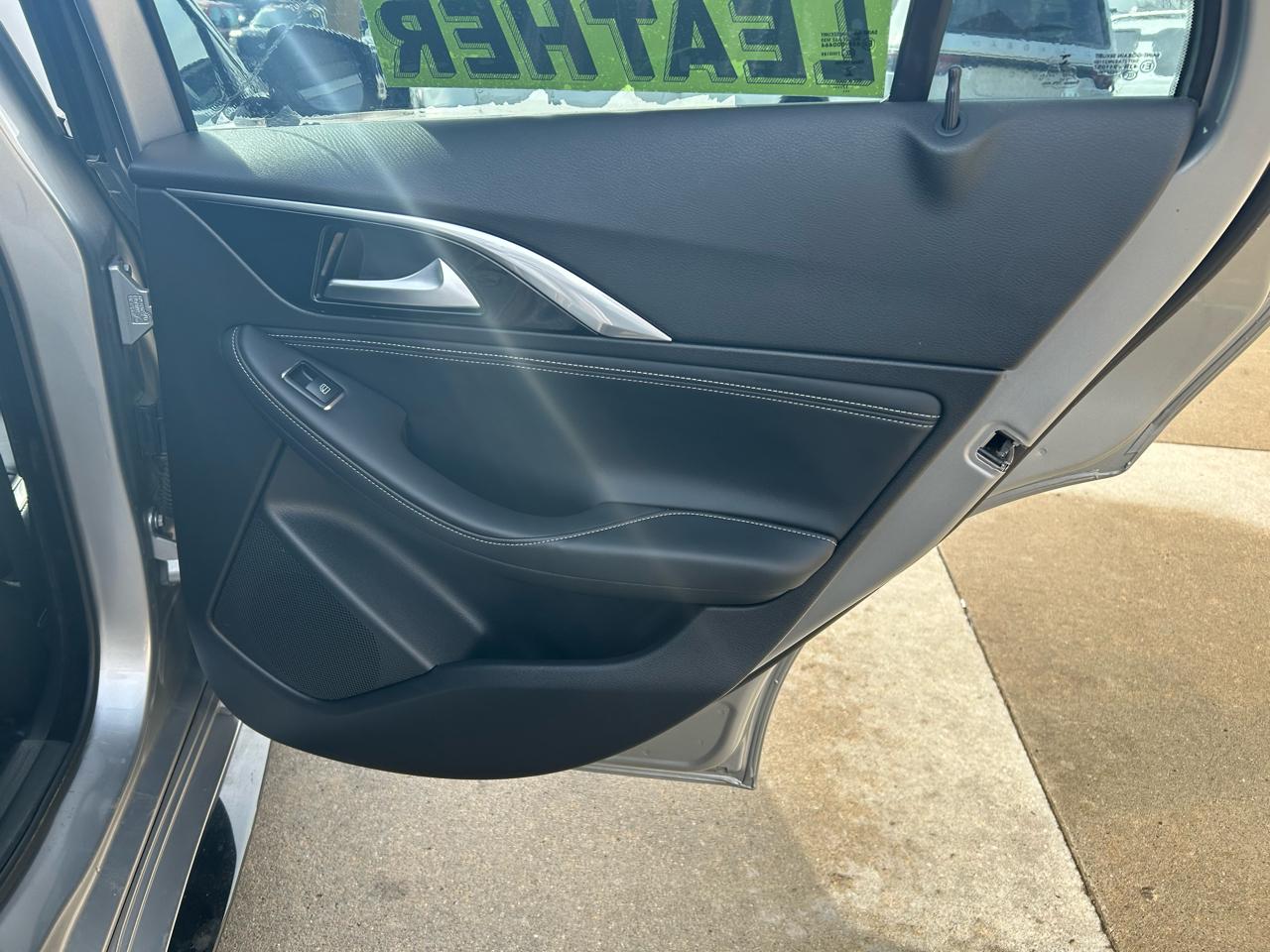 Infiniti QX30 Base 2018