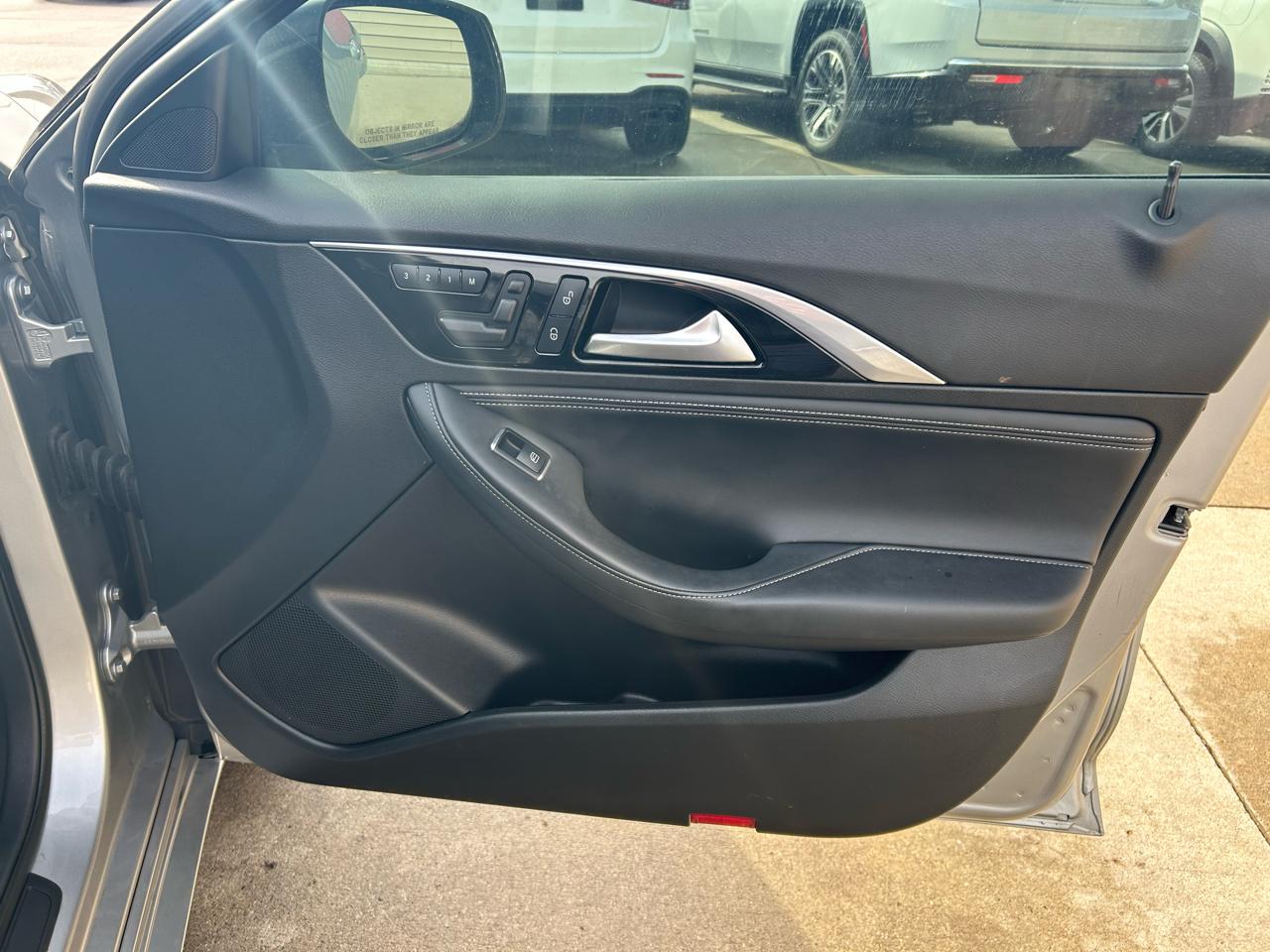 Infiniti QX30 Base 2018