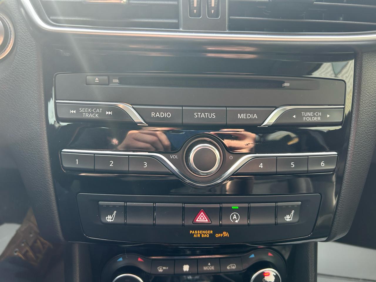 Infiniti QX30 Base 2018