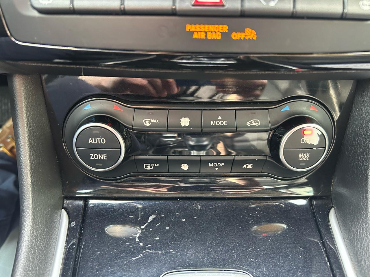 Infiniti QX30 Base 2018