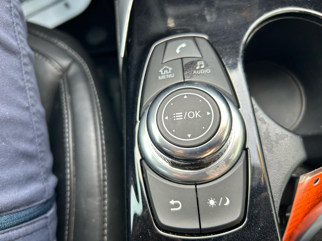 Infiniti QX30 Base 2018