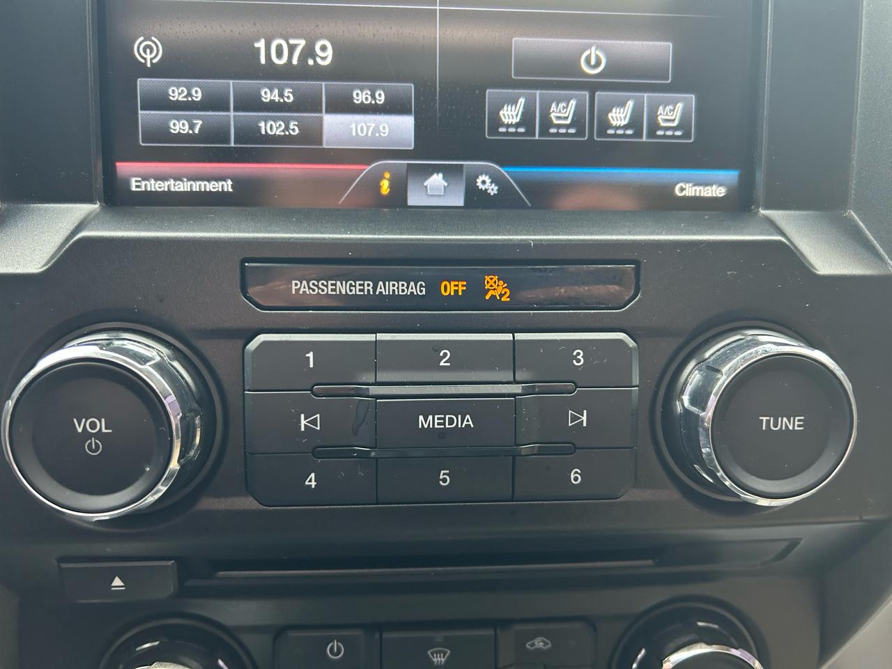 Ford F-150 XL SuperCrew 5.5-ft. Bed 4WD 2015