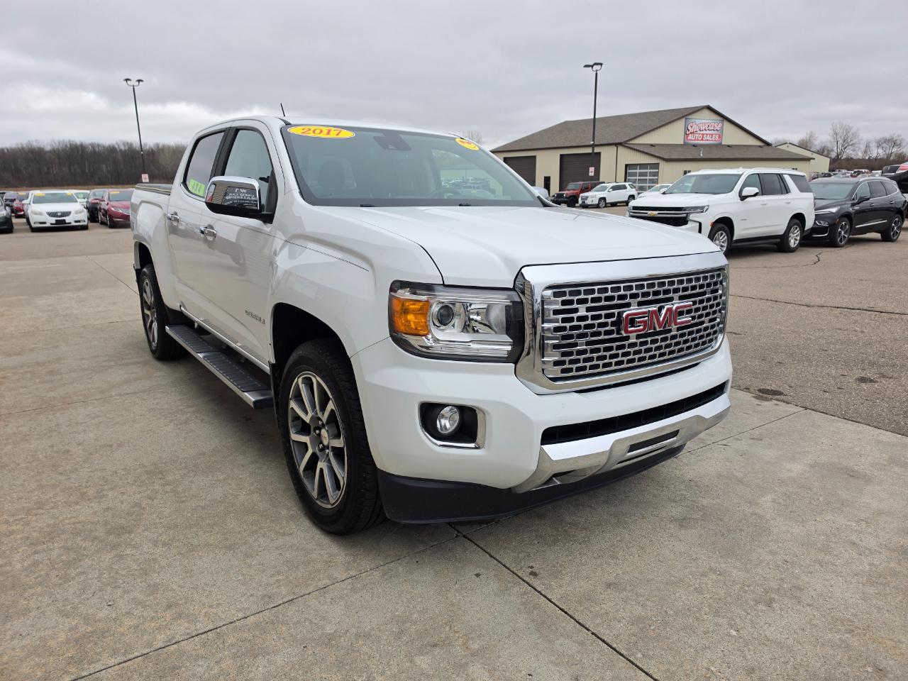 GMC Canyon Denali Crew Cab 4WD Long Box 2017