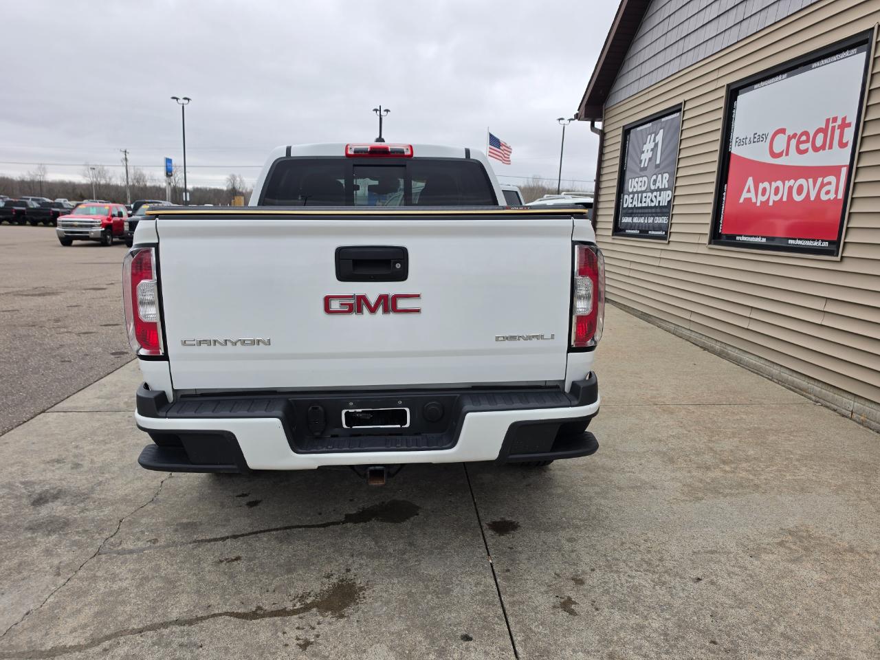 GMC Canyon Denali Crew Cab 4WD Long Box 2017