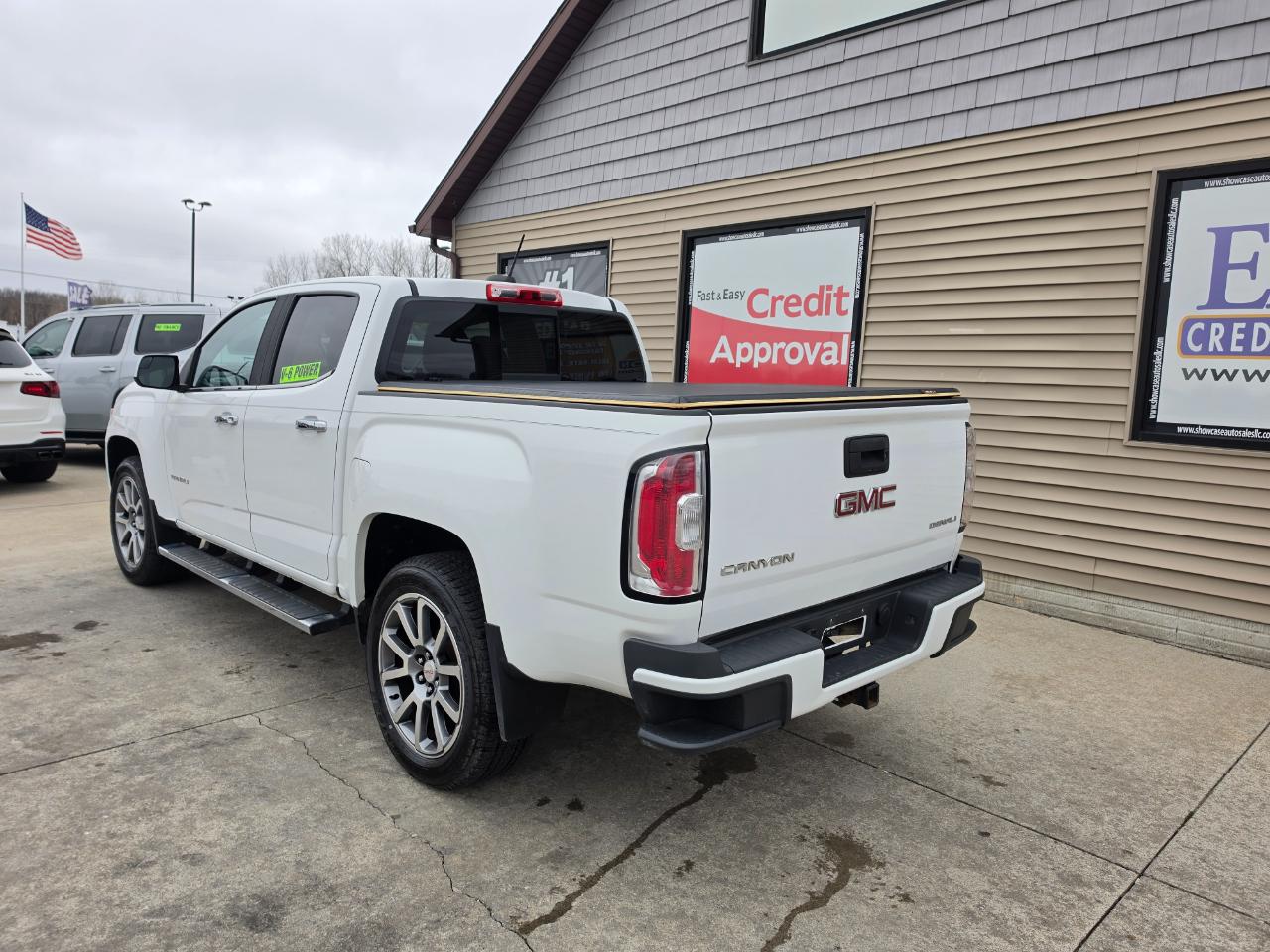 GMC Canyon Denali Crew Cab 4WD Long Box 2017