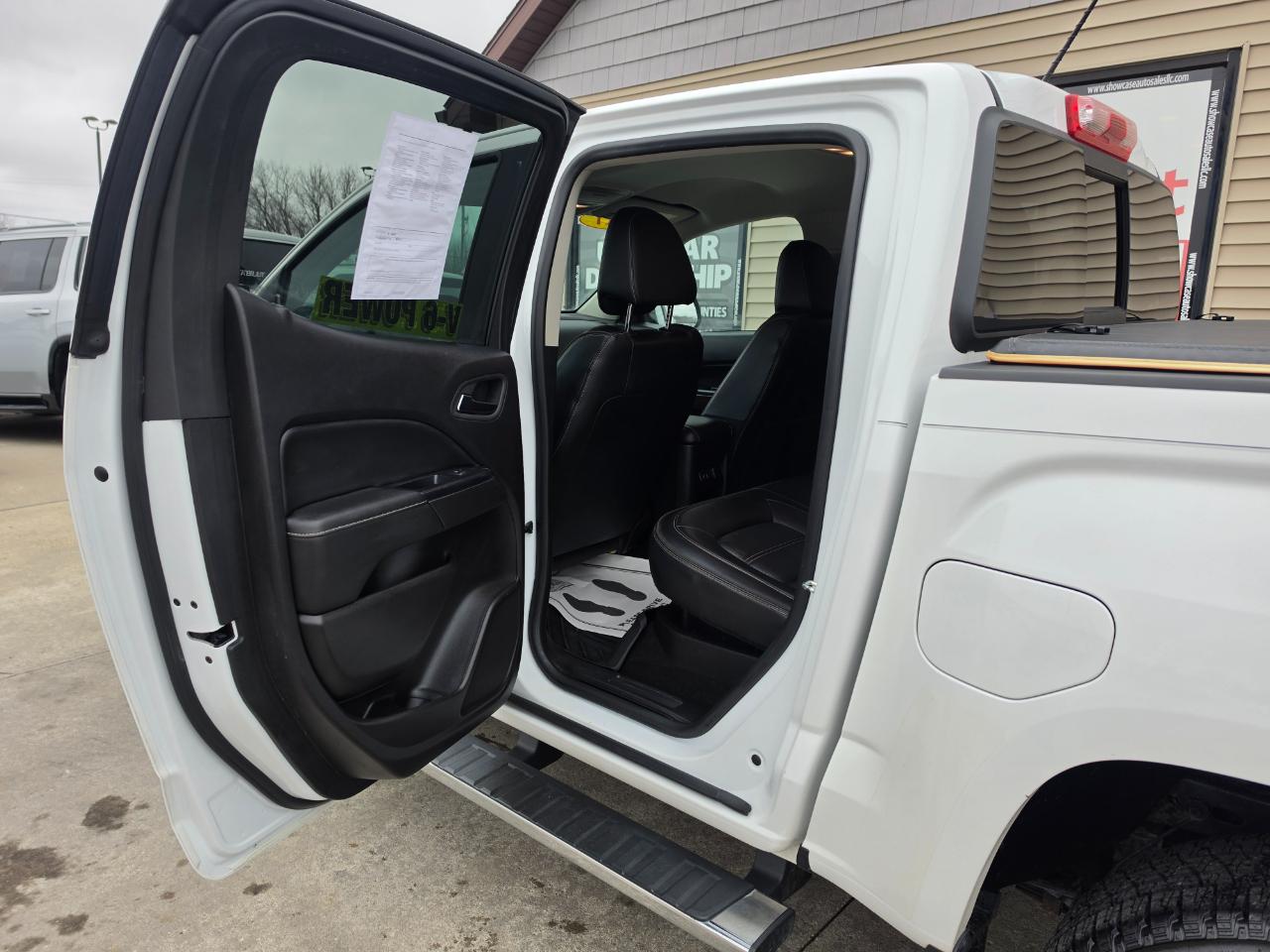 GMC Canyon Denali Crew Cab 4WD Long Box 2017