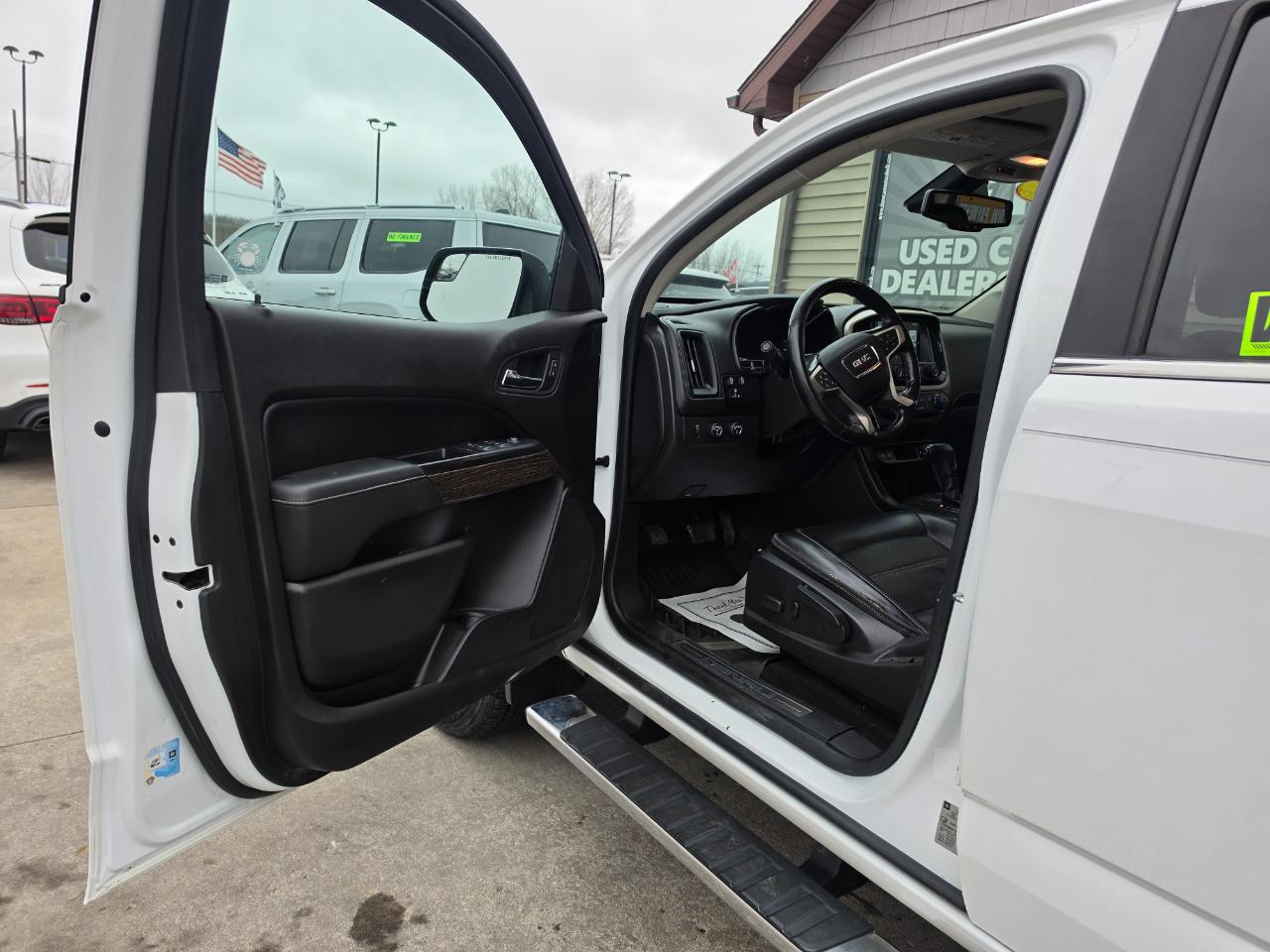 GMC Canyon Denali Crew Cab 4WD Long Box 2017