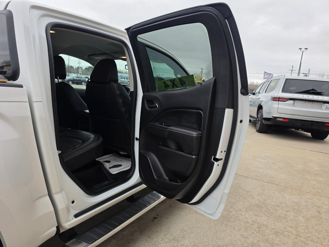 GMC Canyon Denali Crew Cab 4WD Long Box 2017