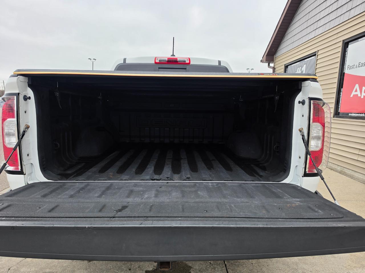 GMC Canyon Denali Crew Cab 4WD Long Box 2017