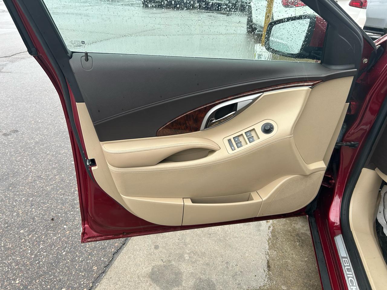 Buick LaCrosse CX 2010