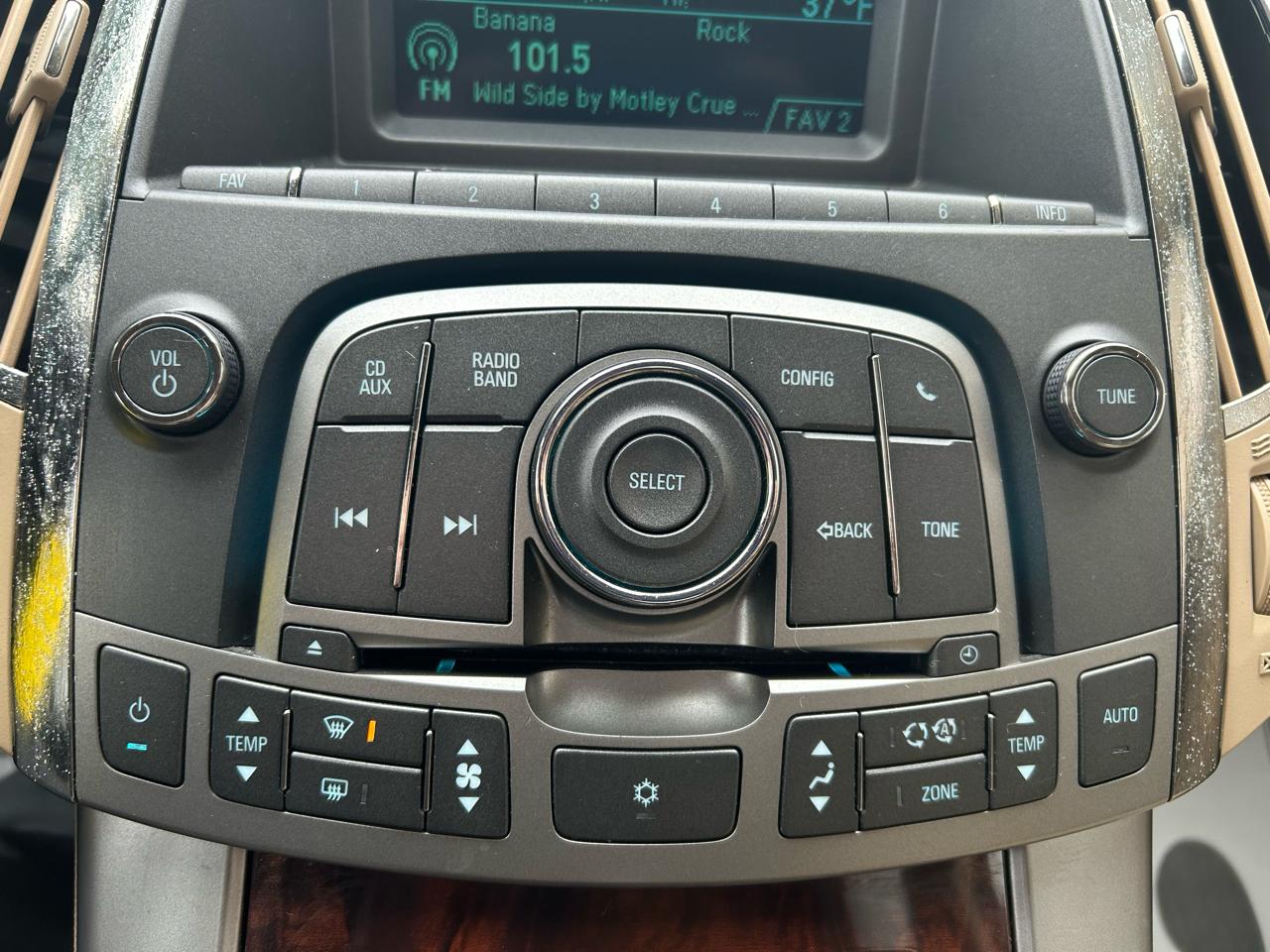 Buick LaCrosse CX 2010