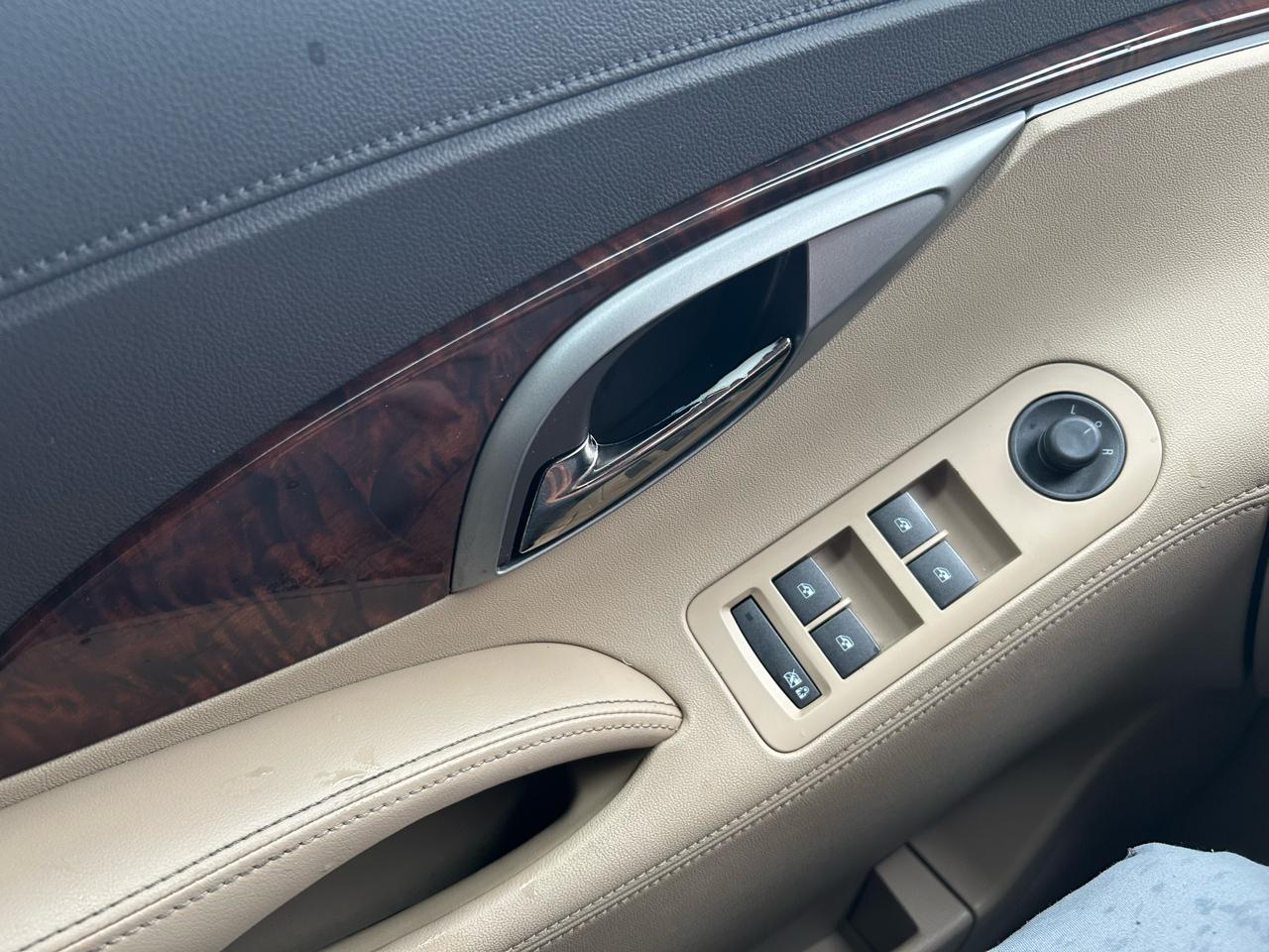 Buick LaCrosse CX 2010