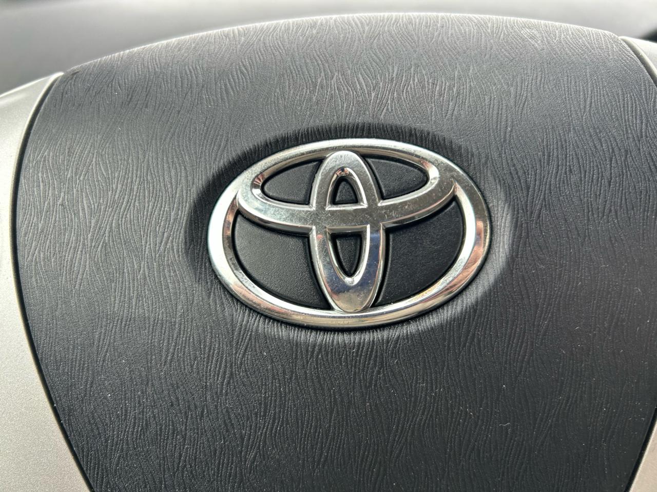 Toyota Prius Prius V 2010