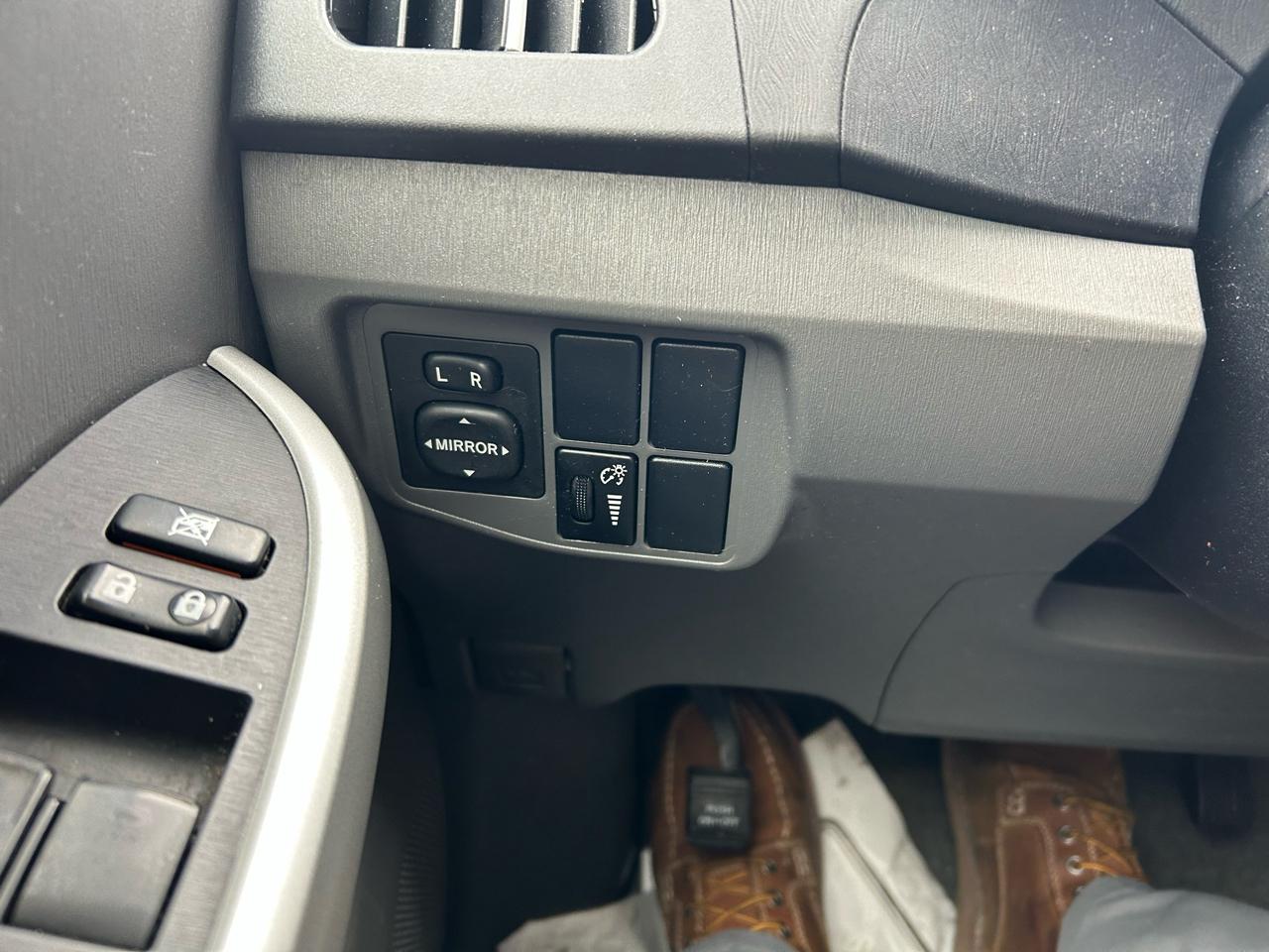 Toyota Prius Prius V 2010