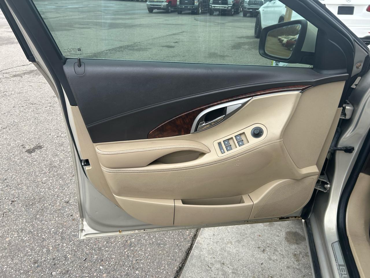 Buick LaCrosse CXL FWD 2010