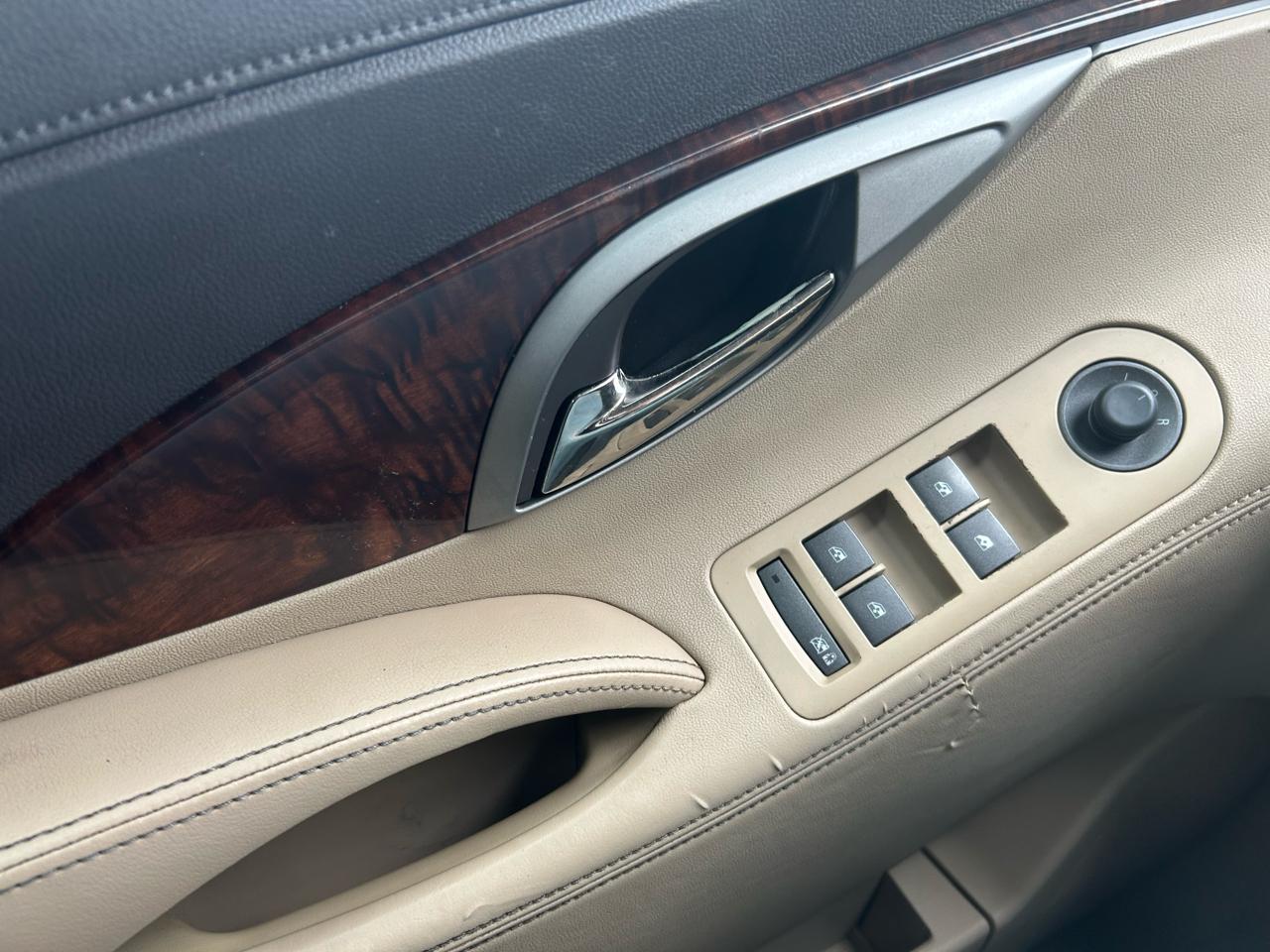 Buick LaCrosse CXL FWD 2010