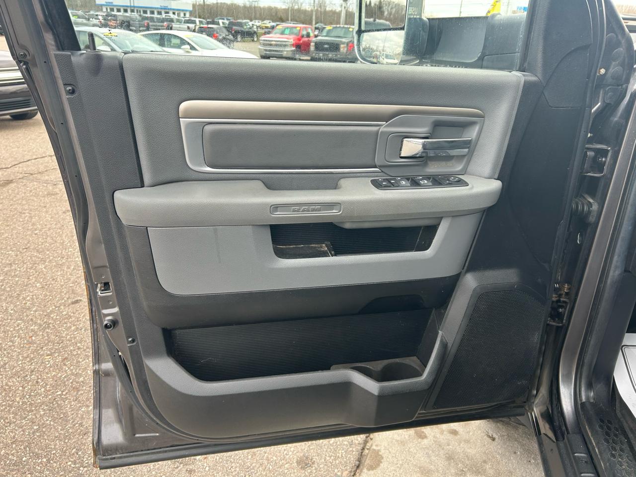 RAM 1500 SLT Quad Cab 4WD 2014