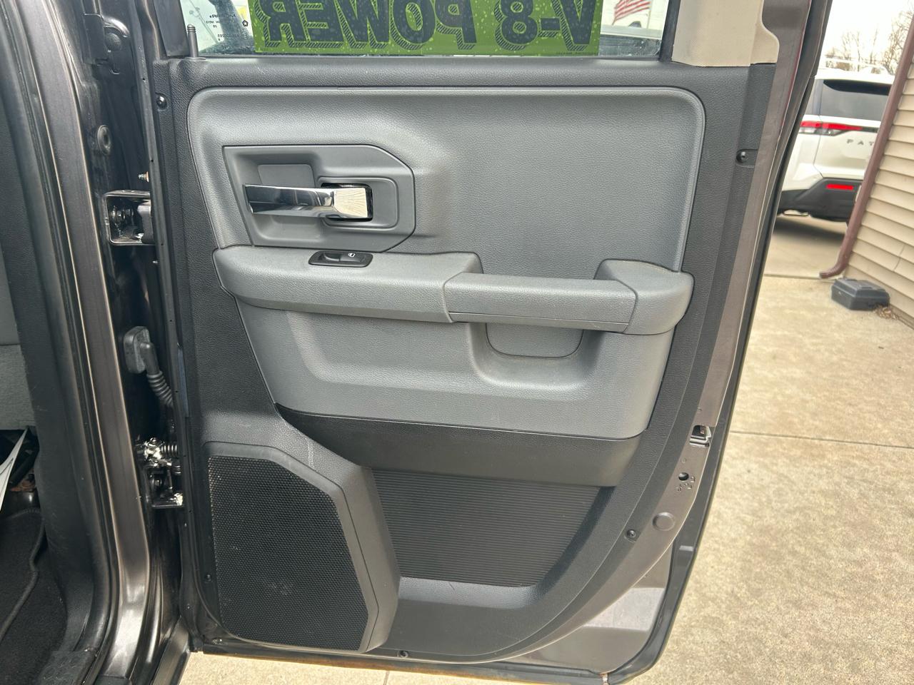 RAM 1500 SLT Quad Cab 4WD 2014