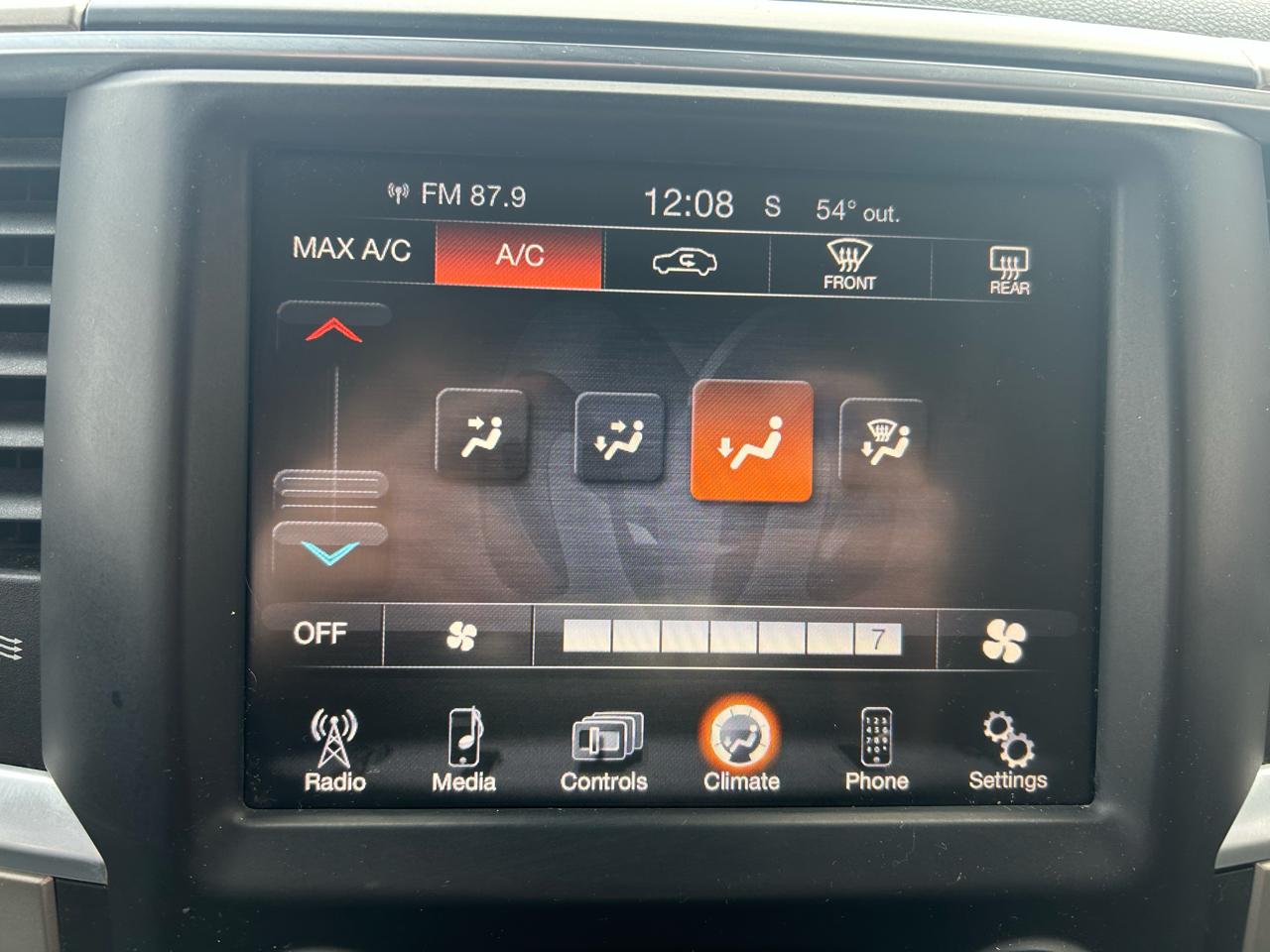 RAM 1500 SLT Quad Cab 4WD 2014