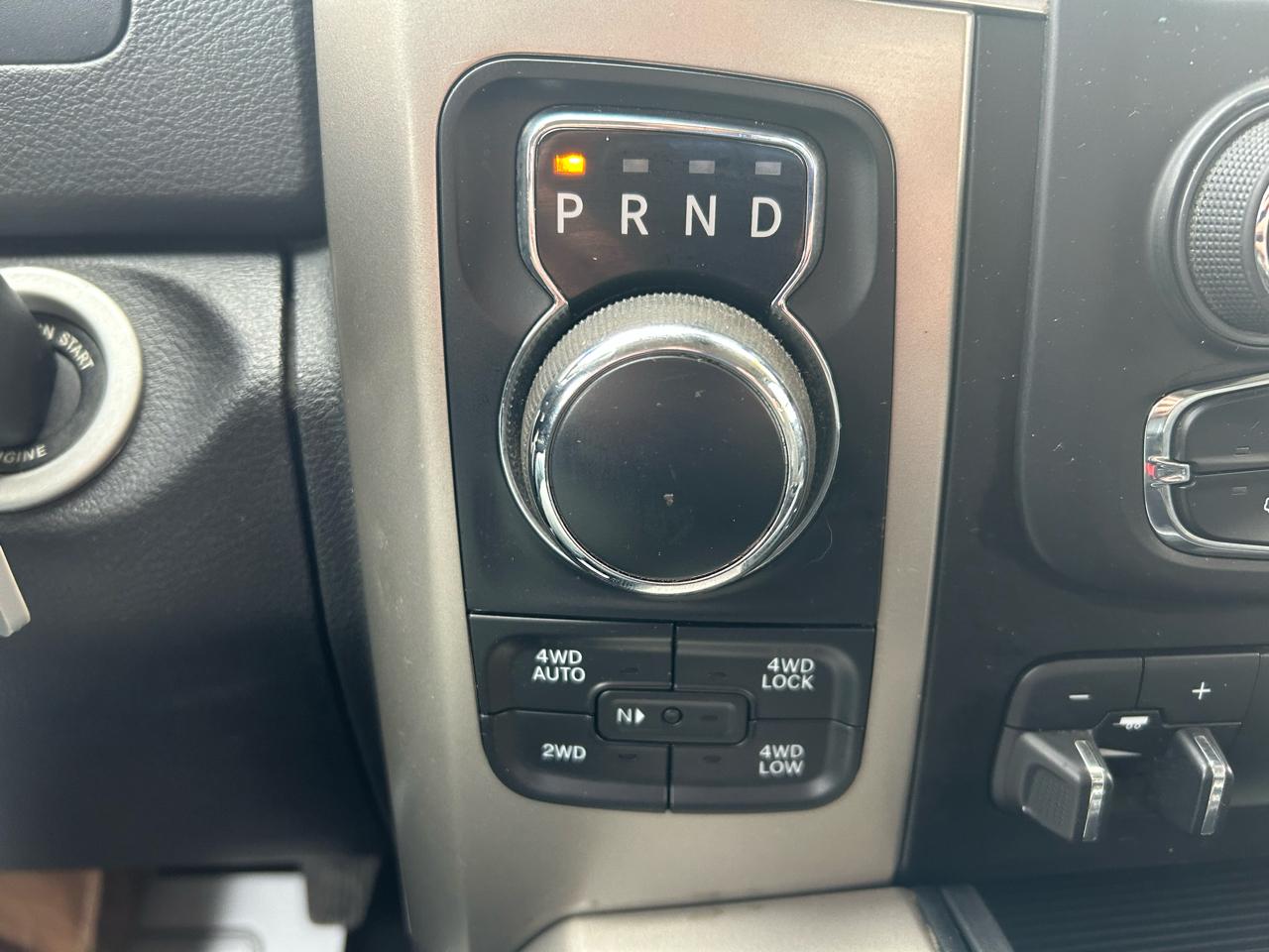 RAM 1500 SLT Quad Cab 4WD 2014