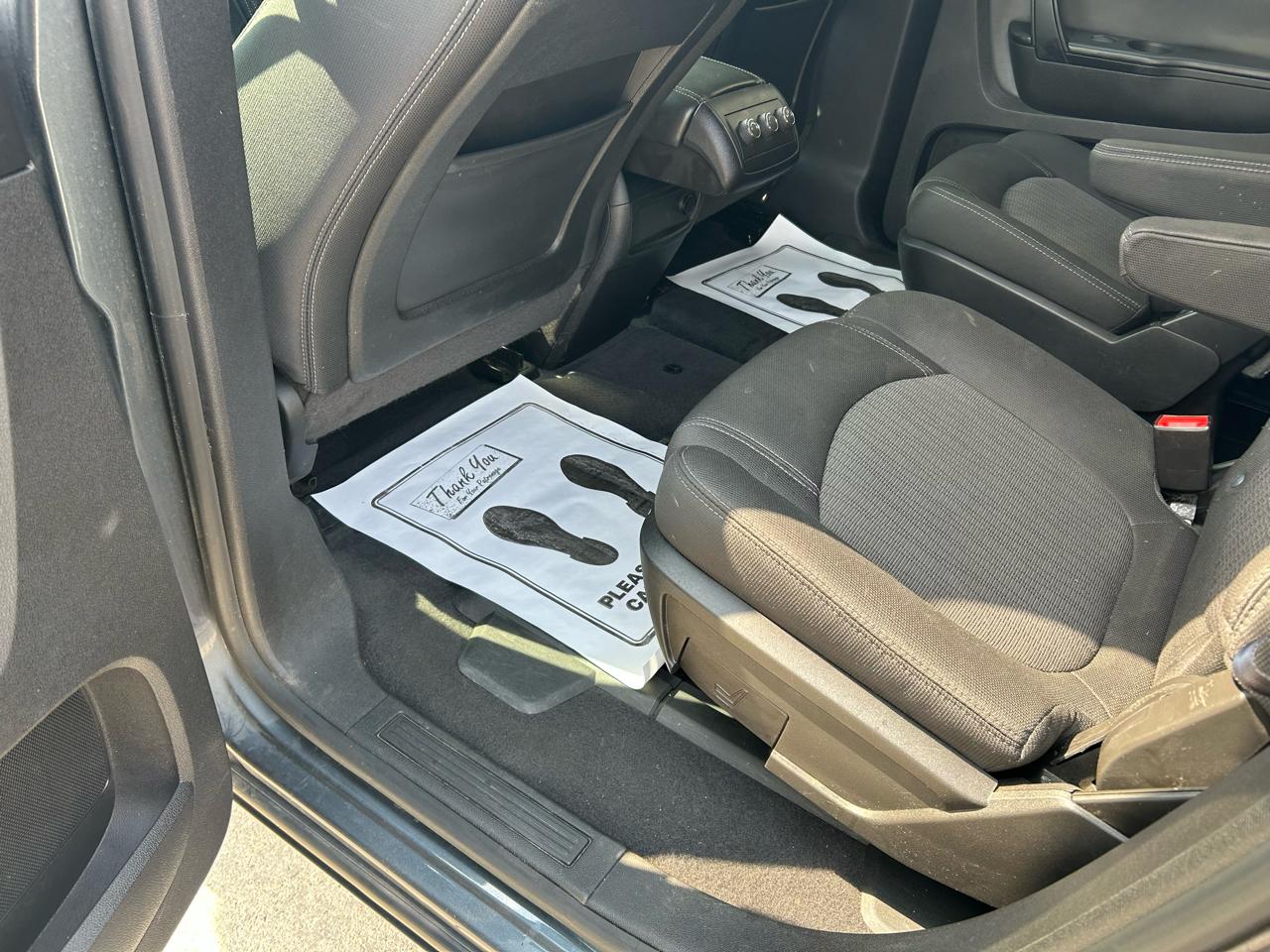 Chevrolet Traverse 1LT FWD 2013