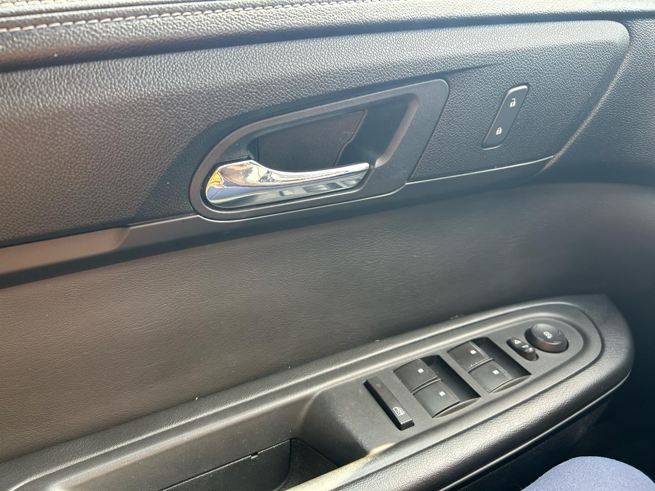 Chevrolet Traverse 1LT FWD 2013