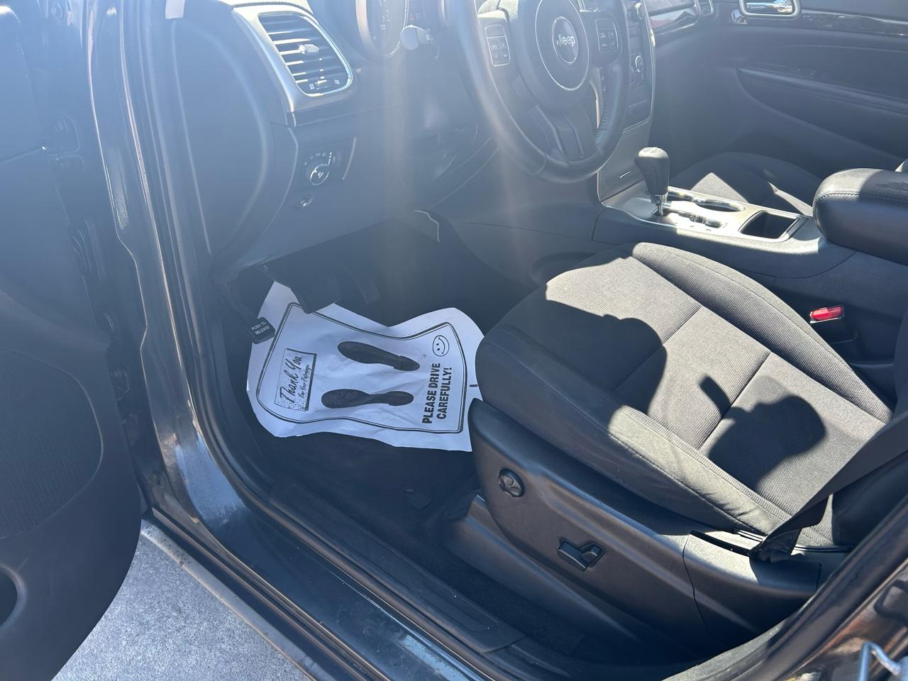 Jeep Grand Cherokee Laredo 4WD 2011