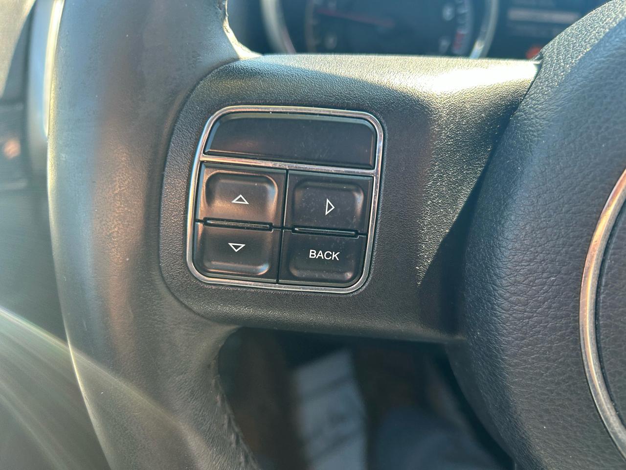 Jeep Grand Cherokee Laredo 4WD 2011