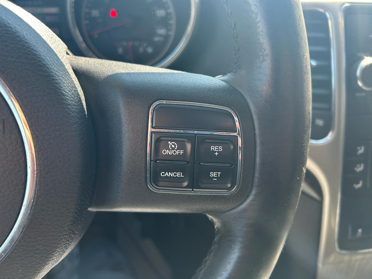 Jeep Grand Cherokee Laredo 4WD 2011