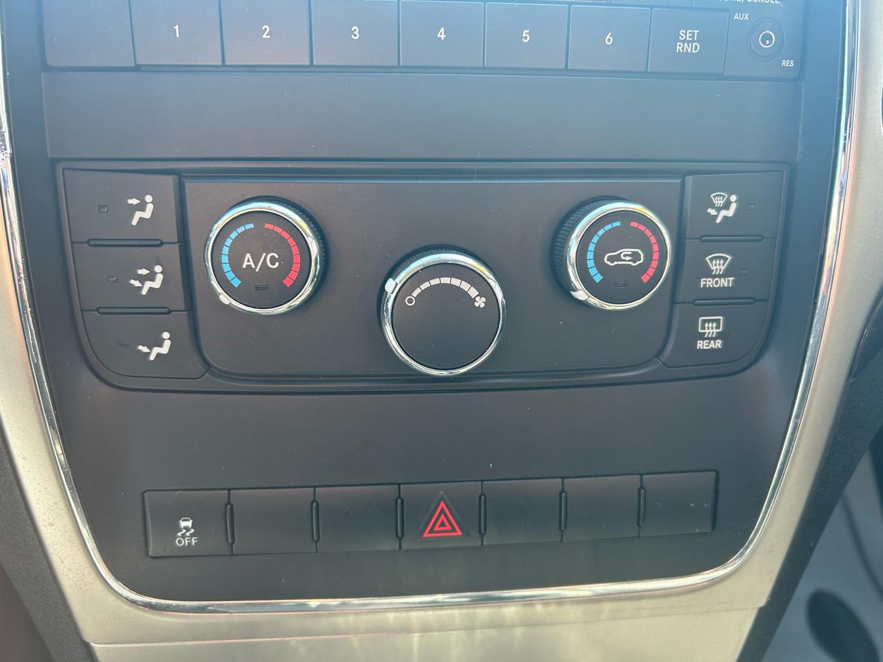 Jeep Grand Cherokee Laredo 4WD 2011