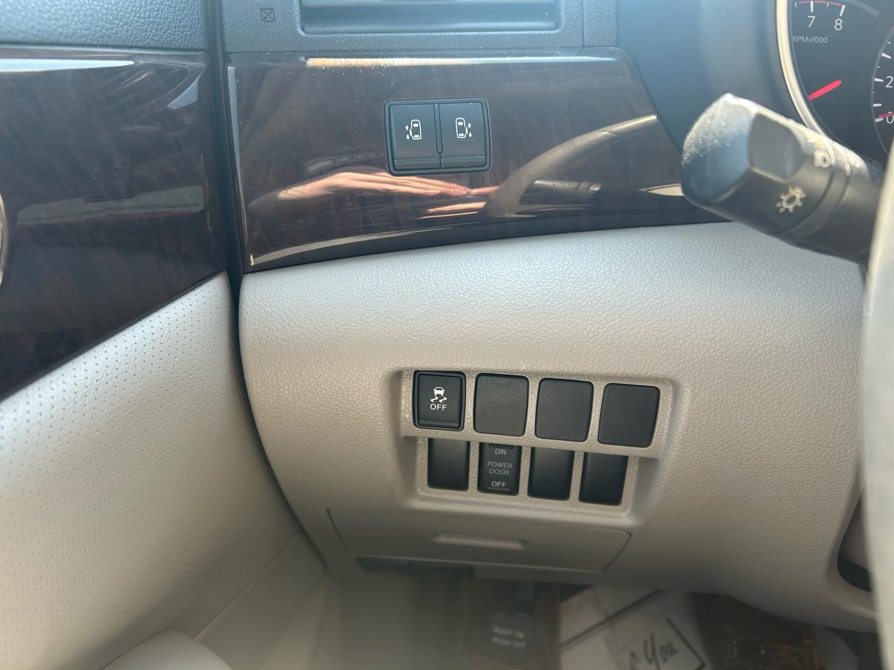 Nissan Quest 3.5 S 2014