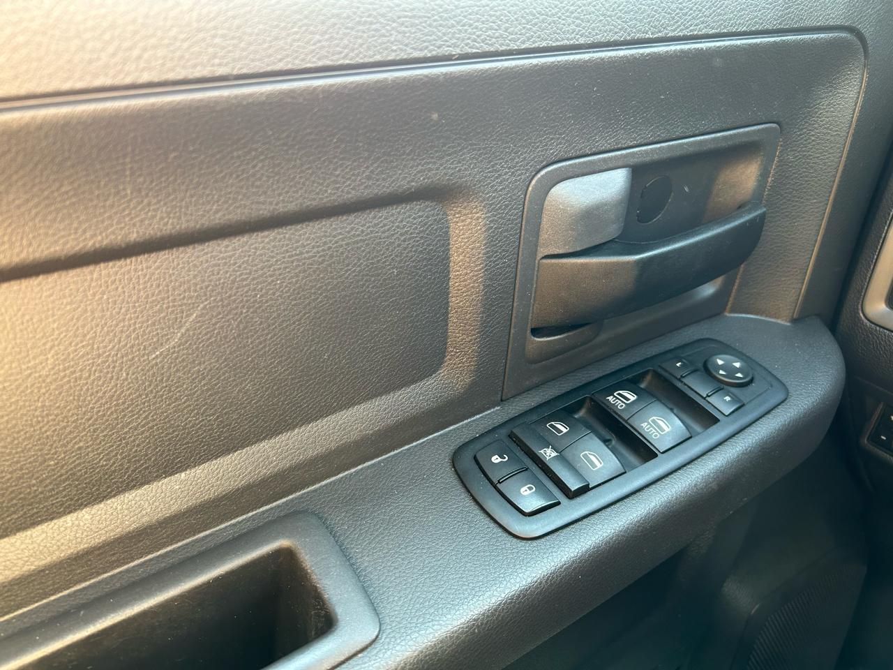 RAM 1500 Sport Crew Cab 4WD 2011