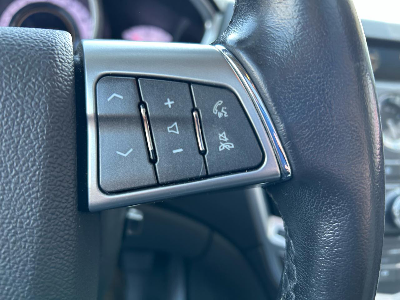 Cadillac SRX Luxury Collection AWD 2011