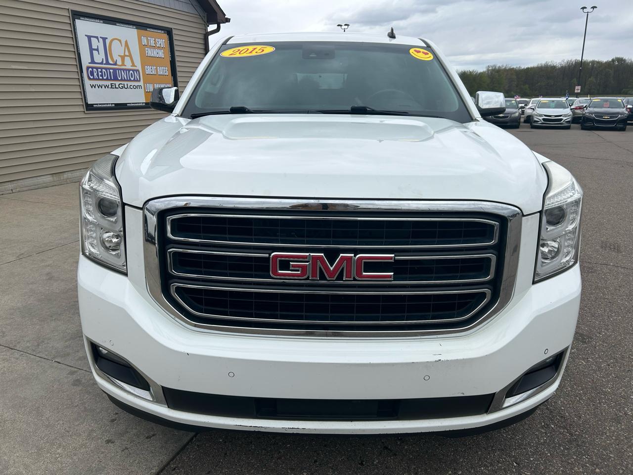 GMC Yukon XL SLT 1/2 Ton 4WD 2015